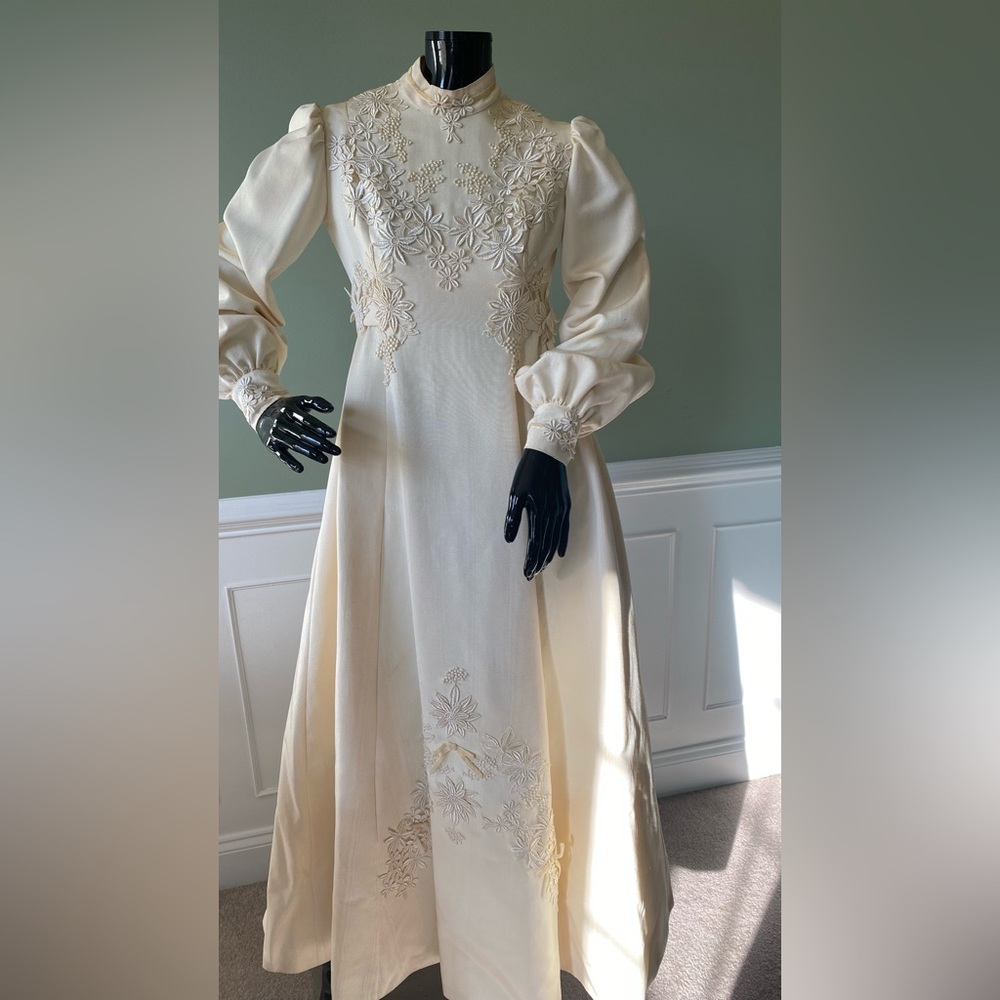 Vintage Ivory Bridal Dress by Claire Dratch